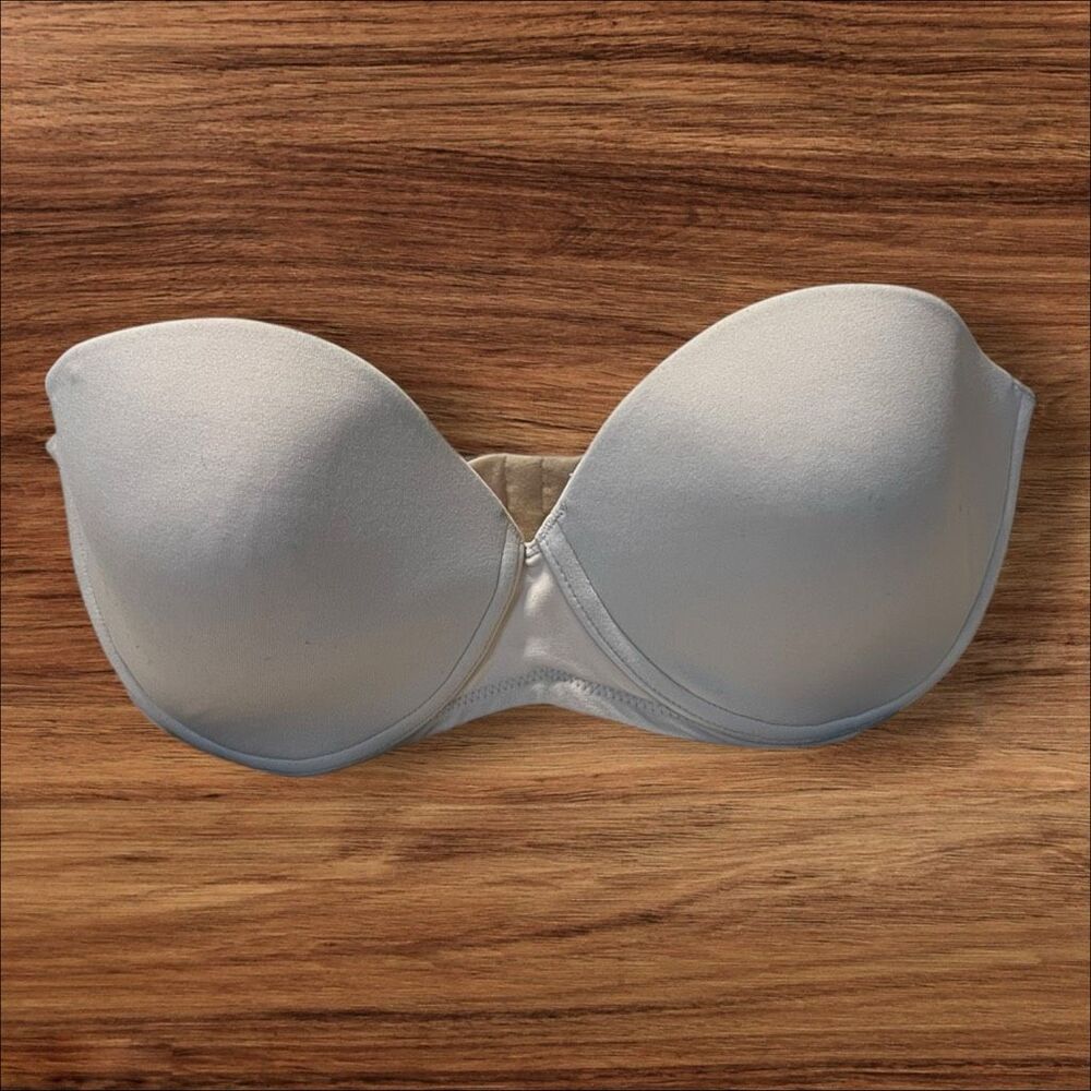 ☑️ Victoria’s Secret Body by Victoria Strapless Bra Ivory 34C